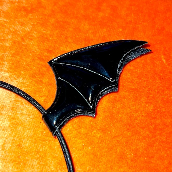 NWT 2 piece set. Bat Headband and Choker - Picture 4 of 8